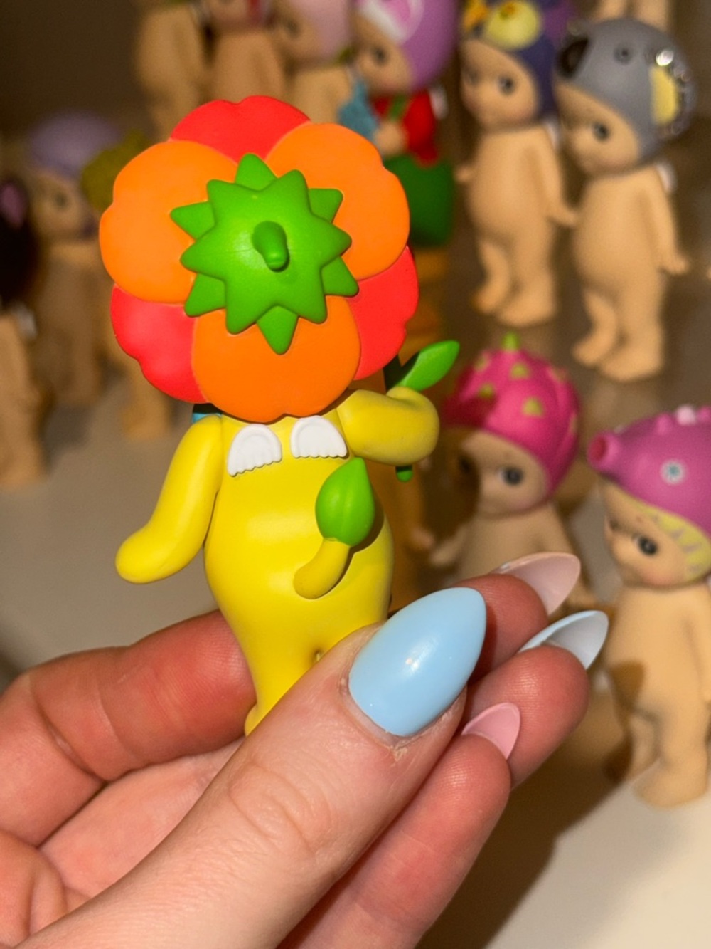 YELLOW FLOWER GIFT SONNY ANGEL 😇 - Picture 2 of 2